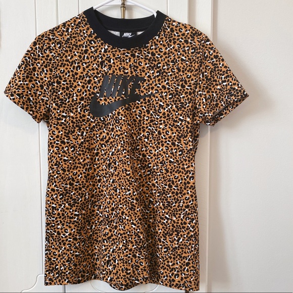 Nike Tops - NWOT NIKE leopard tee